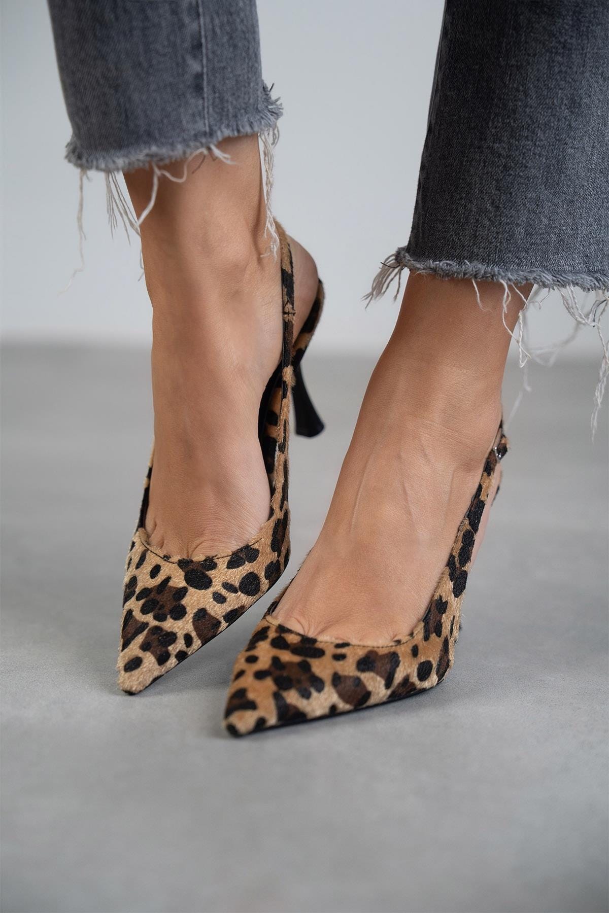 June – Suede Orthopedic Sandals